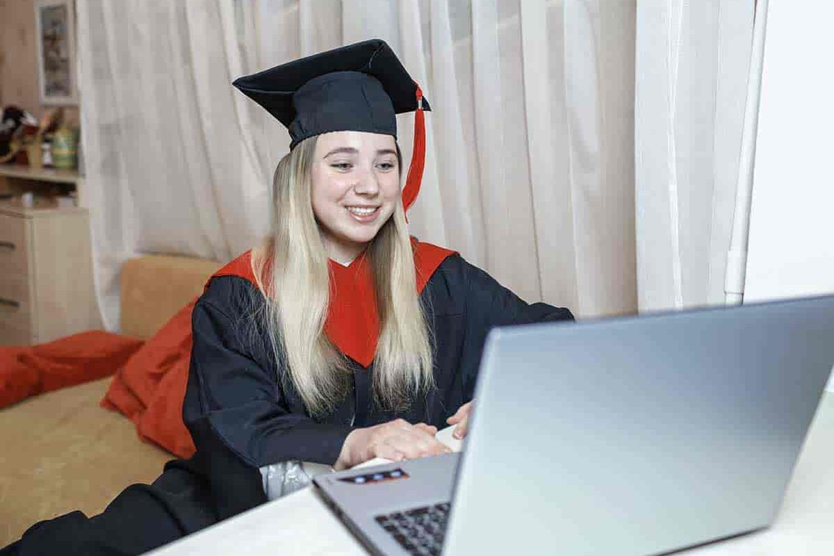 Bachelor degree education online